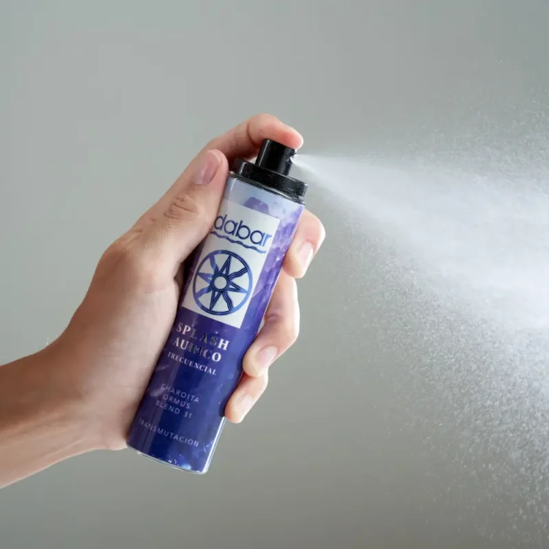splash-aurico-transmutacion-uso-spray Rociando splash de transmutación para una profunda transformación de tu energía